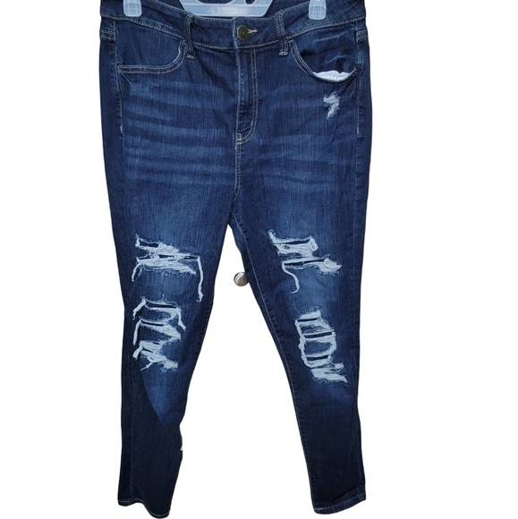 Like New Distressed Jeans - Picture 1 of 4